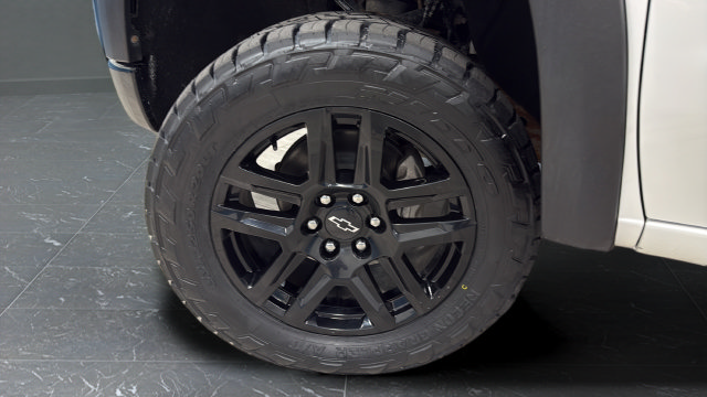 Used 2022 Chevrolet Silverado 1500 LT Trail Boss w/ LT Trail Boss Premium Package AWD/4WD image 37
