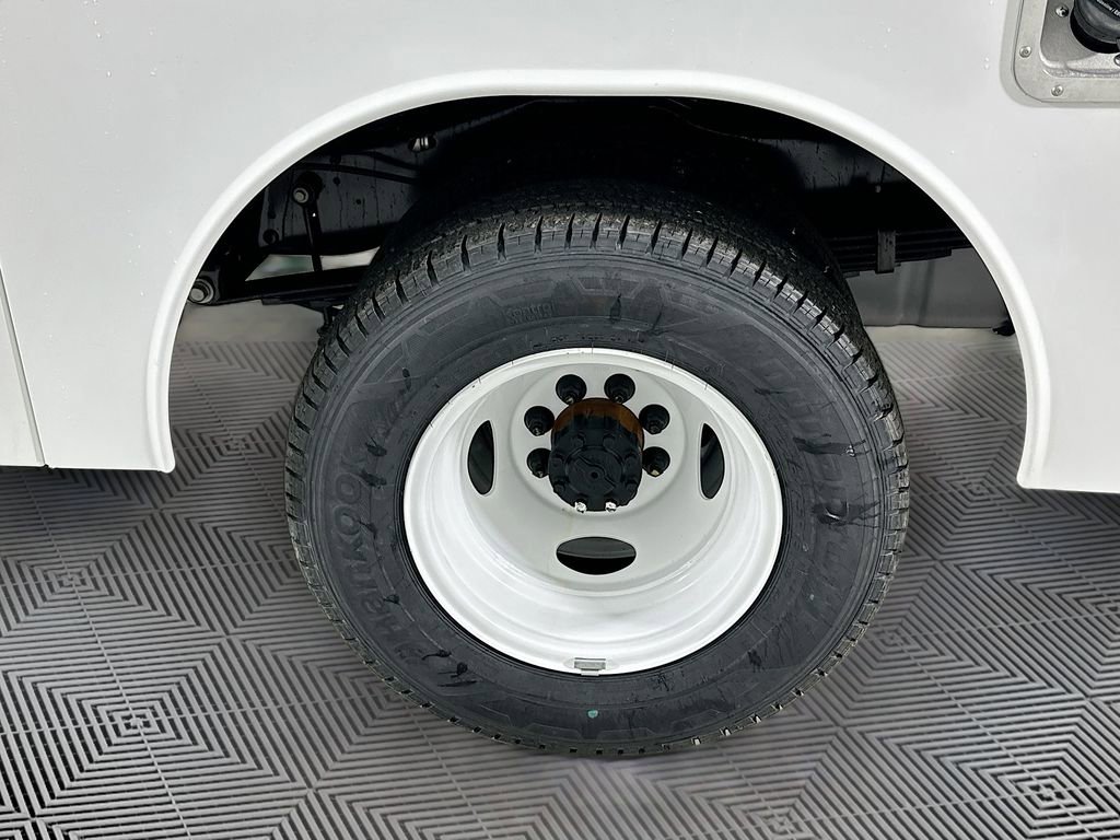 New 2026 Ford E-350 and Econoline 350 Super Duty w/ Power Equipment Group RWD image 17
