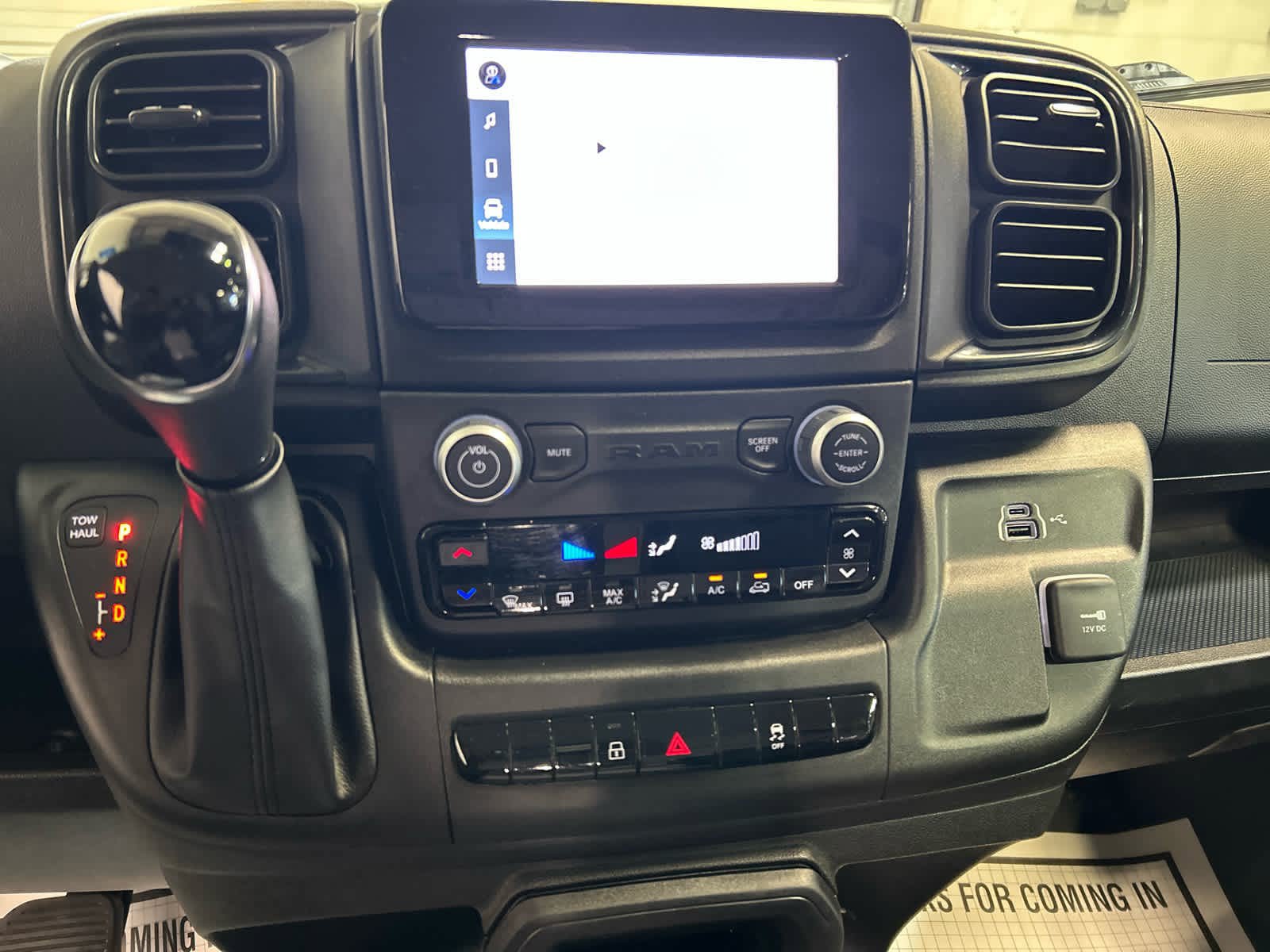 Used 2025 RAM ProMaster 2500 w/ Convenience Group FWD image 7