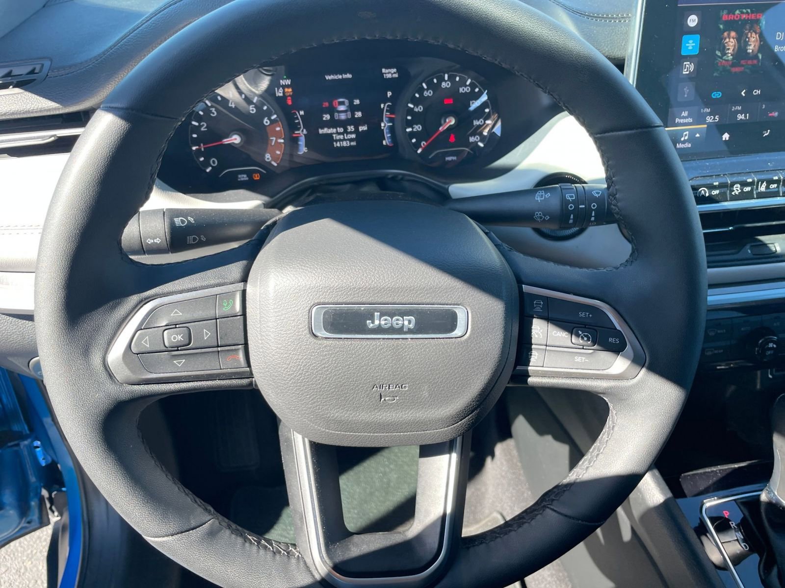 Used 2025 Jeep Compass Limited image 28