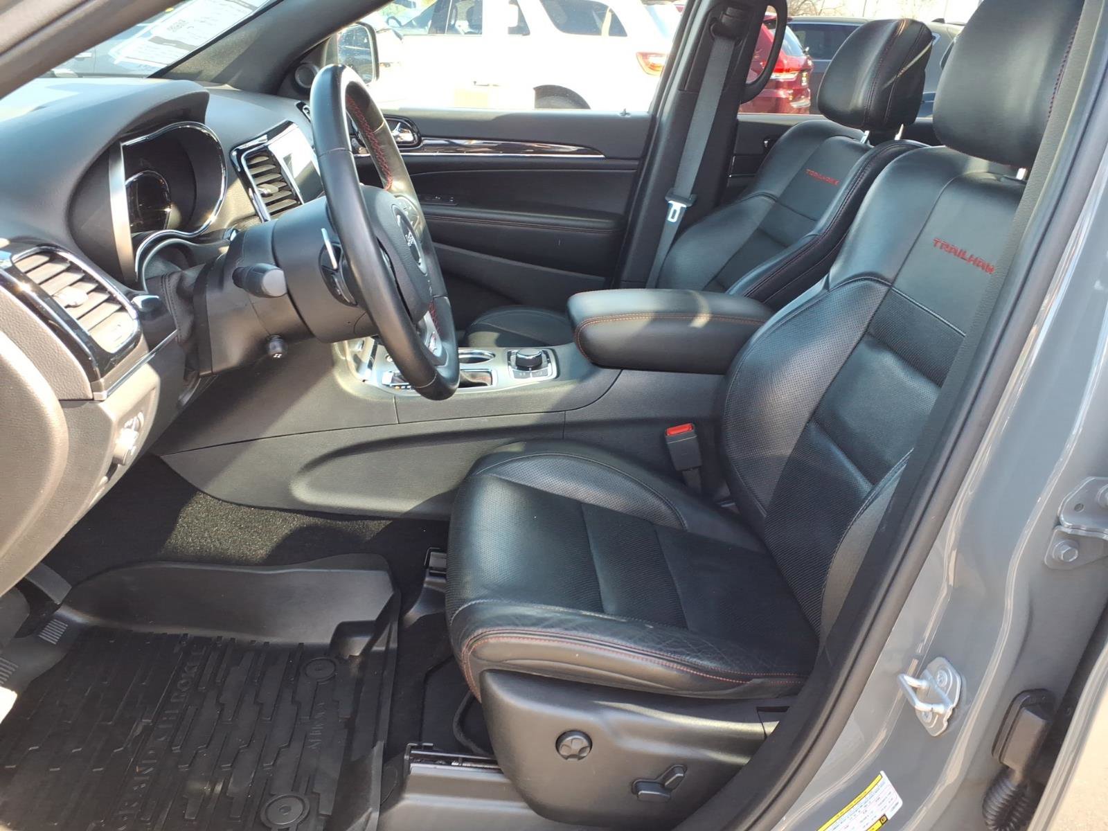 Used 2020 Jeep Grand Cherokee Trailhawk w/ Trailhawk Luxury Group AWD/4WD image 4