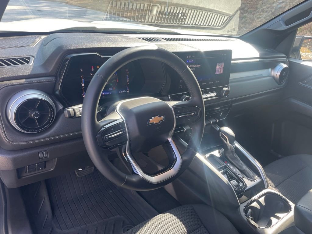 Used 2023 Chevrolet Colorado LT w/ LT Convenience Package image 11