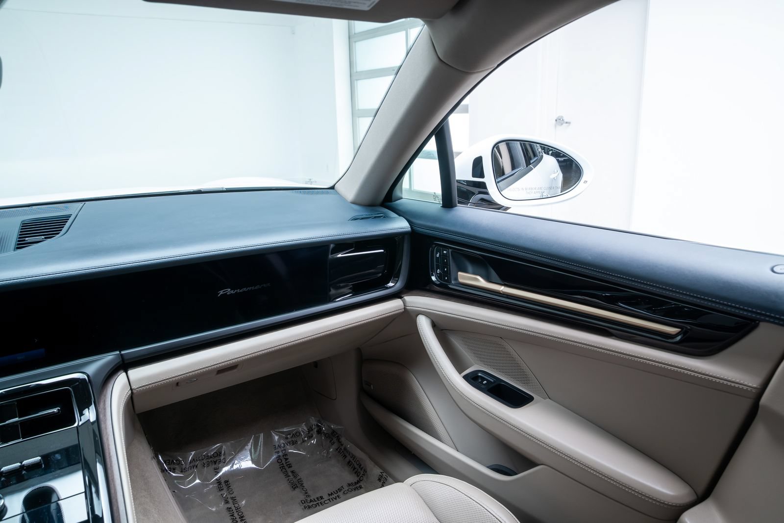 Used 2024 Porsche Panamera 4 w/ Premium Package AWD/4WD image 10