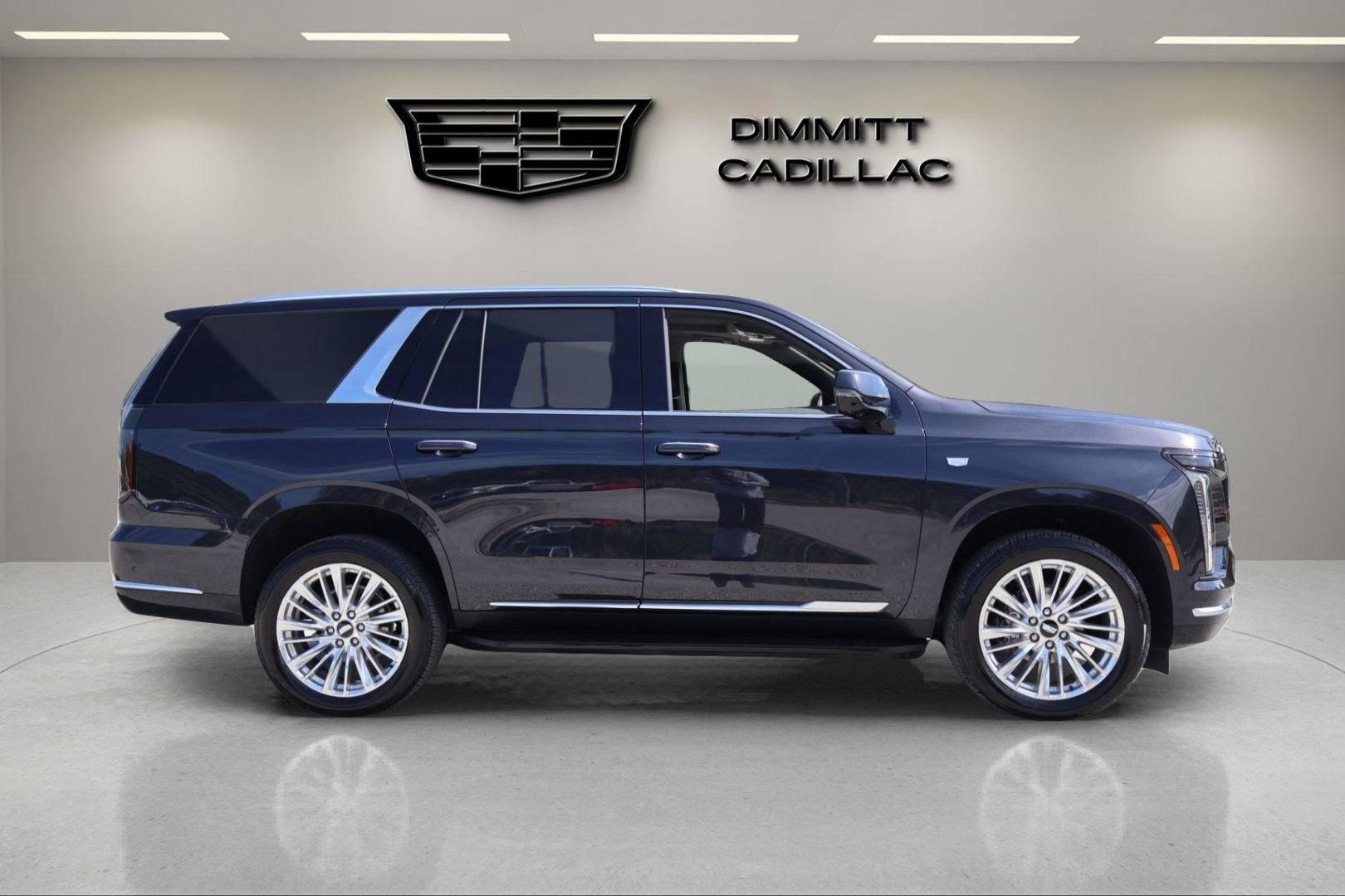 Certified 2025 Cadillac Escalade Premium Luxury AWD/4WD image 6