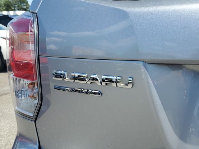 Used 2017 Subaru Forester 2.5i Touring AWD/4WD image 10