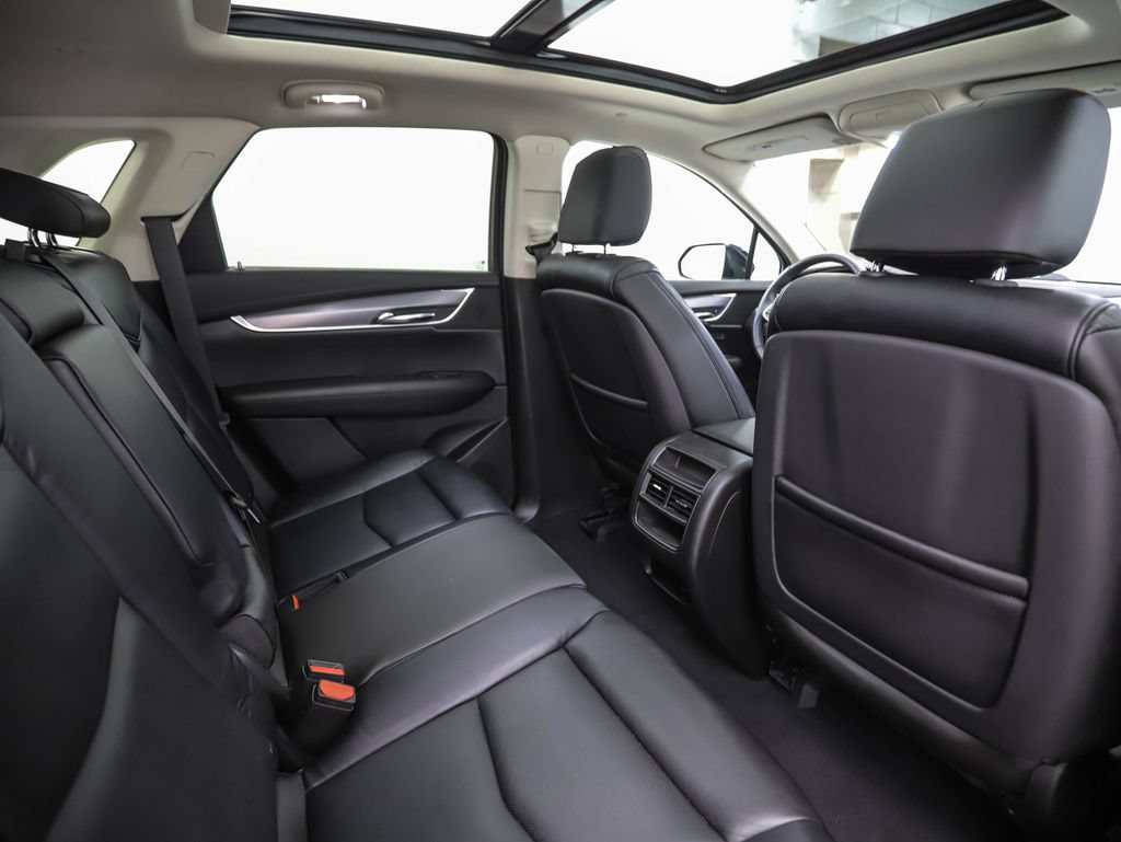 Used 2017 Cadillac XT5 Luxury w/ Driver Awareness Package AWD/4WD image 24