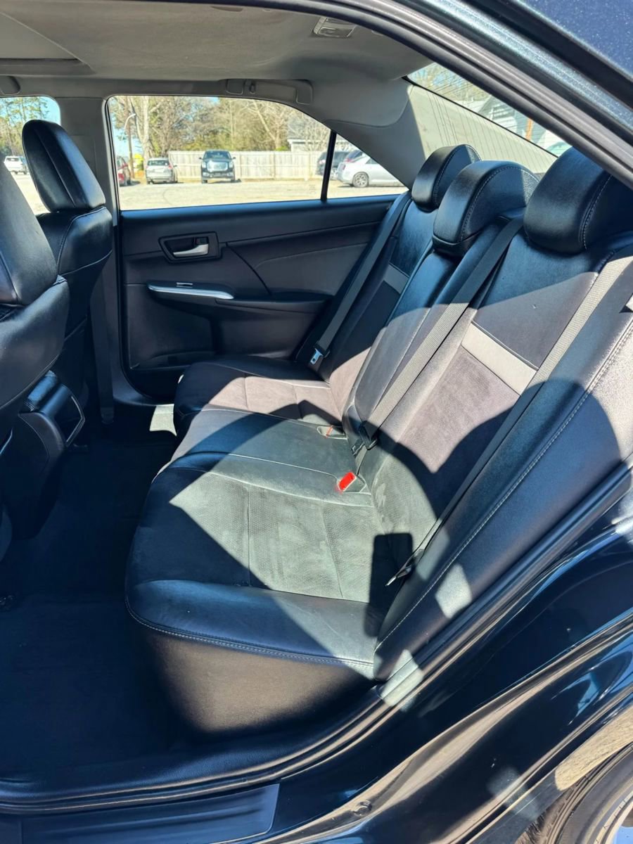 Used 2014 Toyota Camry SE w/ Leather Package image 16