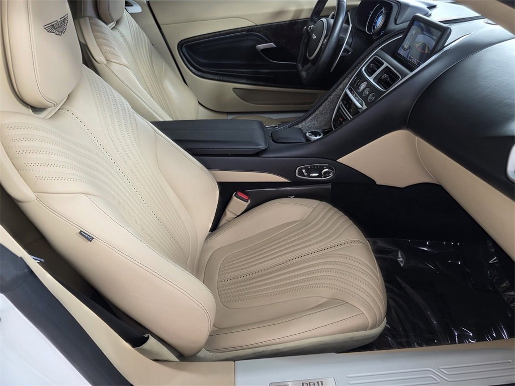 Used 2023 Aston Martin DB11 Coupe image 26