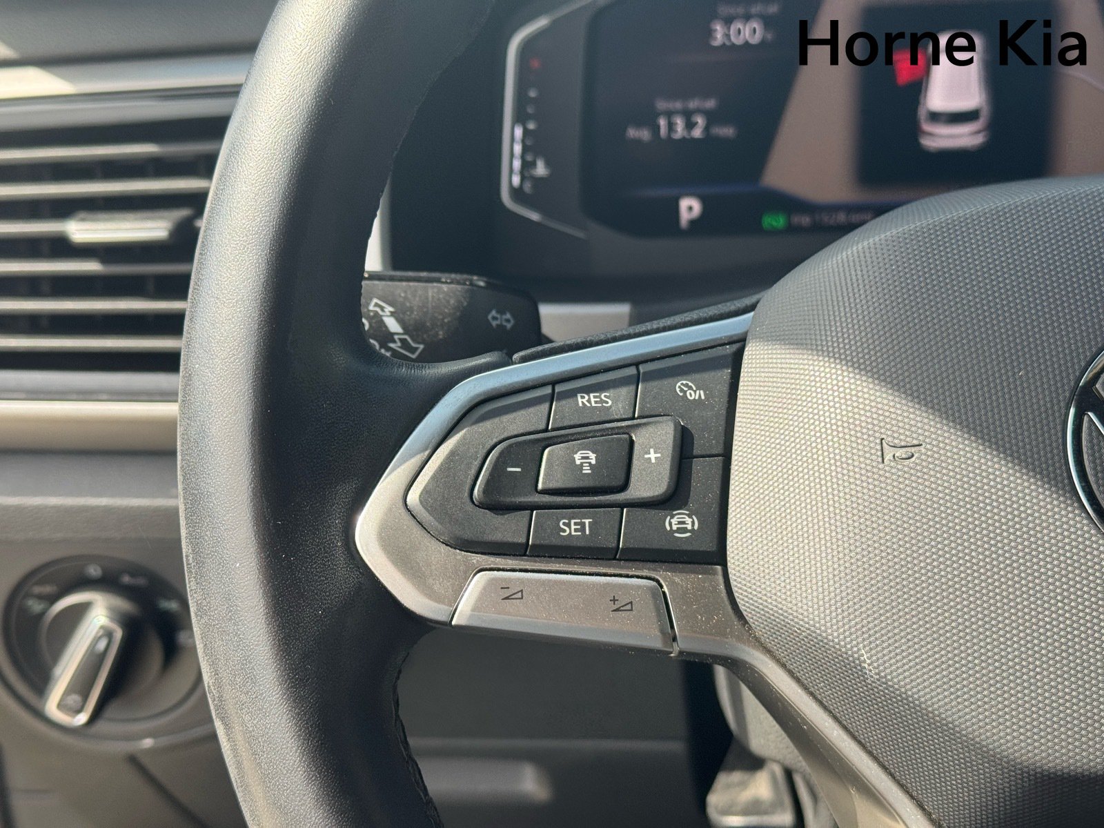 Used 2020 Volkswagen Atlas Cross Sport SEL Premium AWD/4WD image 16