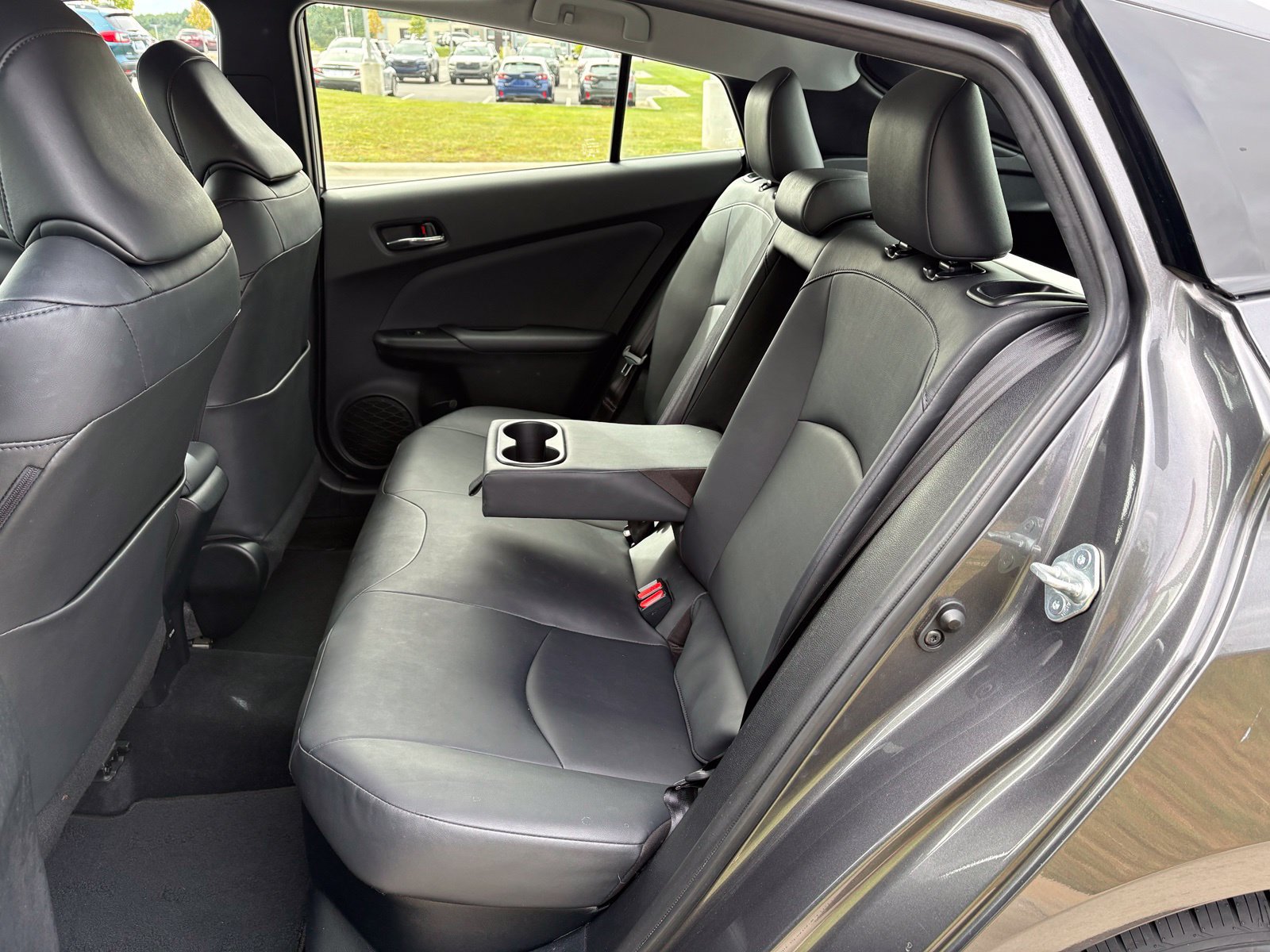 Used 2017 Toyota Prius Four w/ Advanced Technology Package FWD image 32