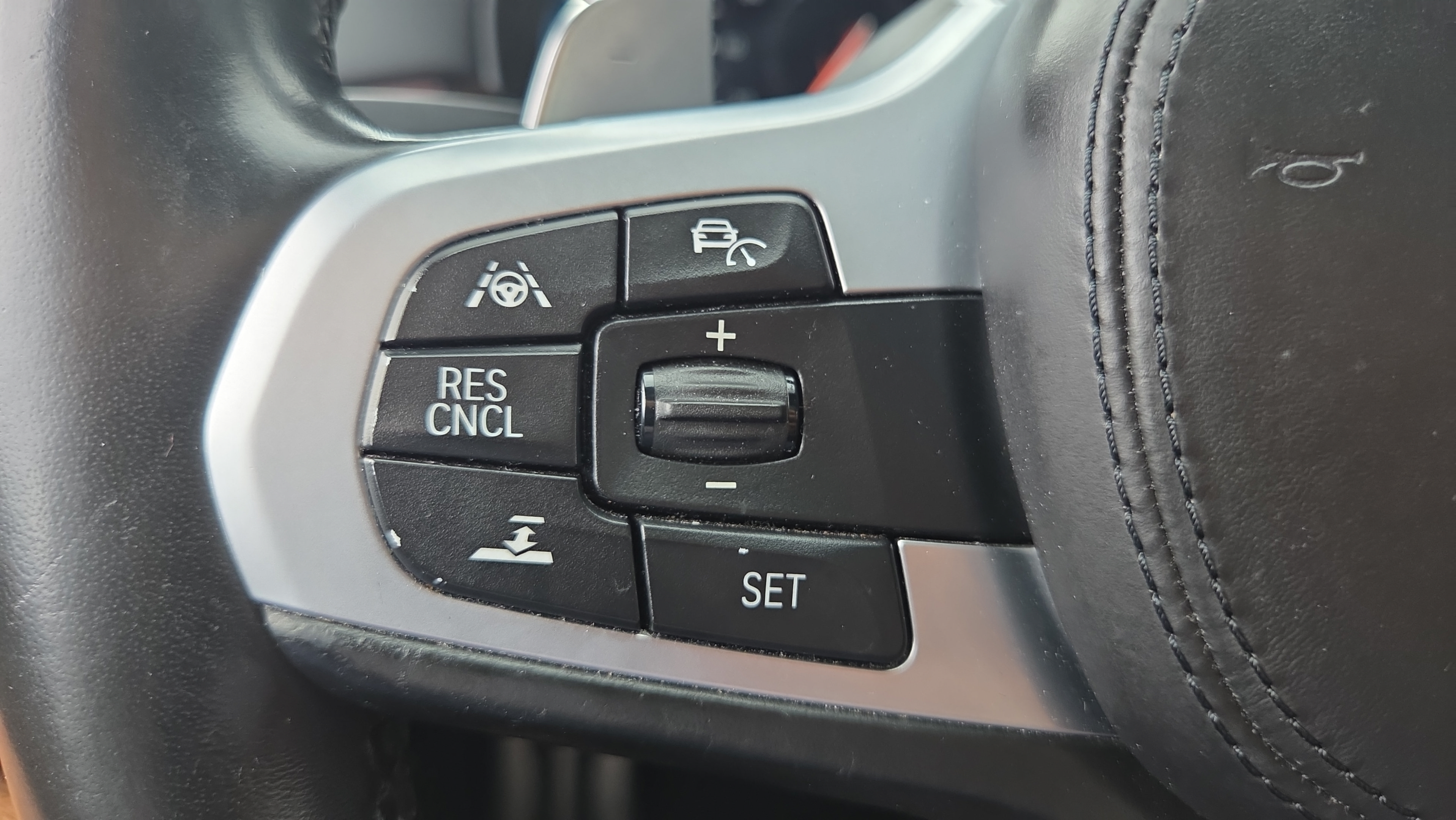 Used 2018 BMW 540i w/ M Sport Package RWD image 23