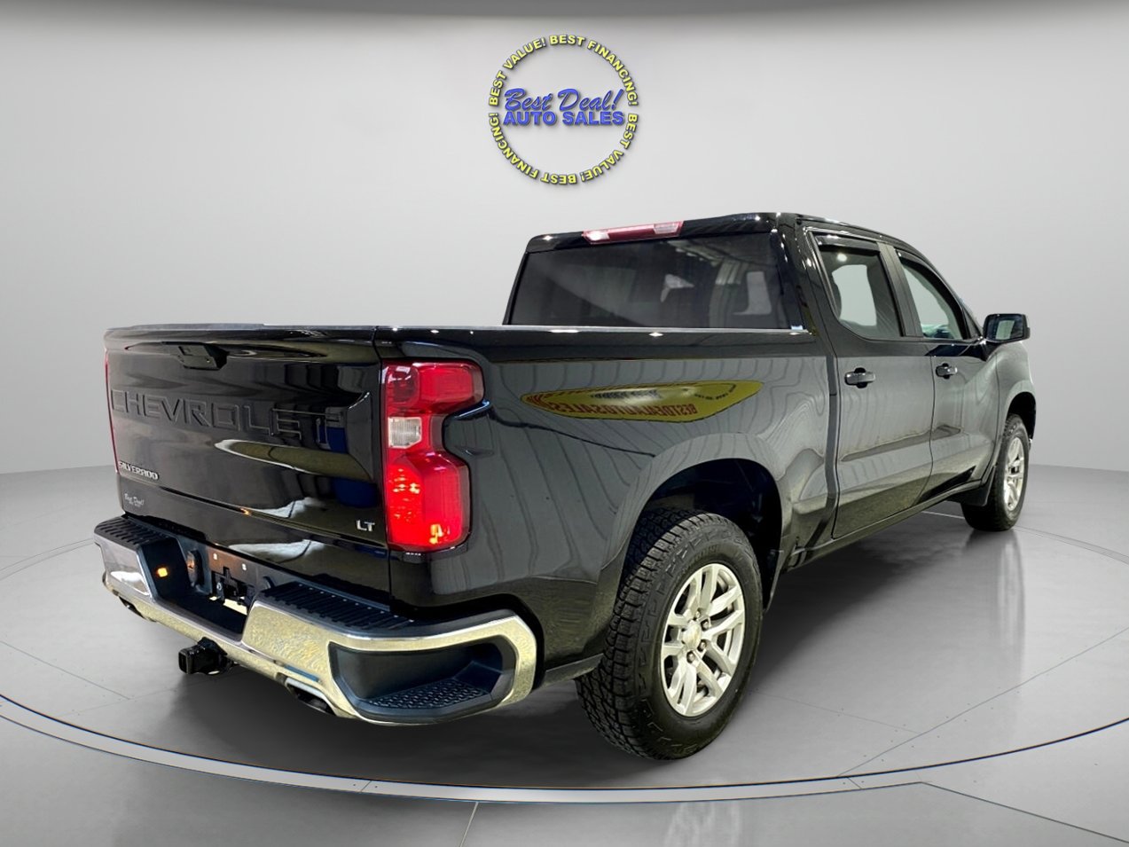 Used 2022 Chevrolet Silverado 1500 LT w/ Z71 Off-Road Package image 4