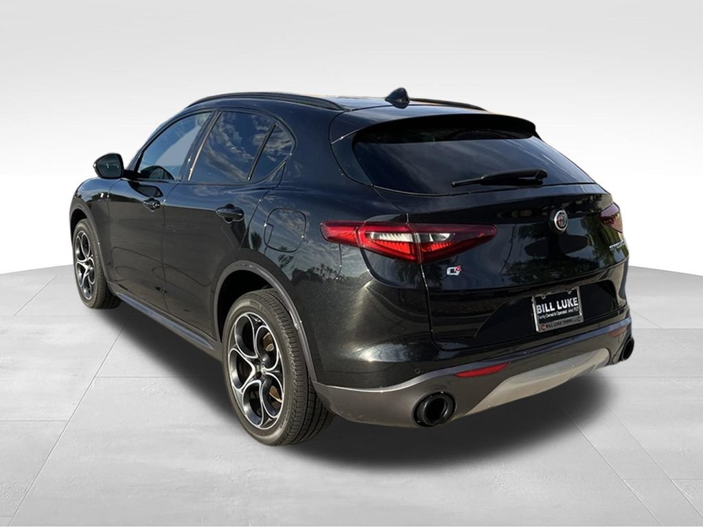 Used 2023 Alfa Romeo Stelvio Ti AWD/4WD image 9