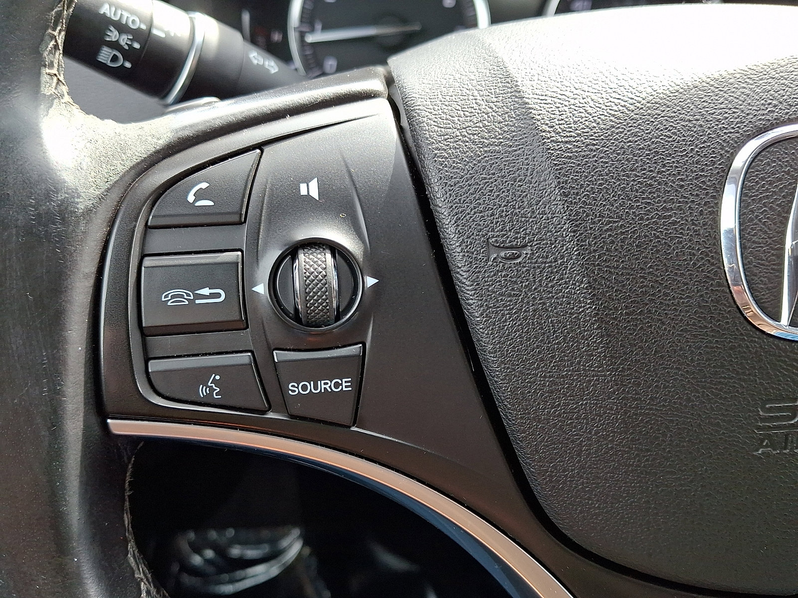 Used 2020 Acura MDX SH-AWD image 21