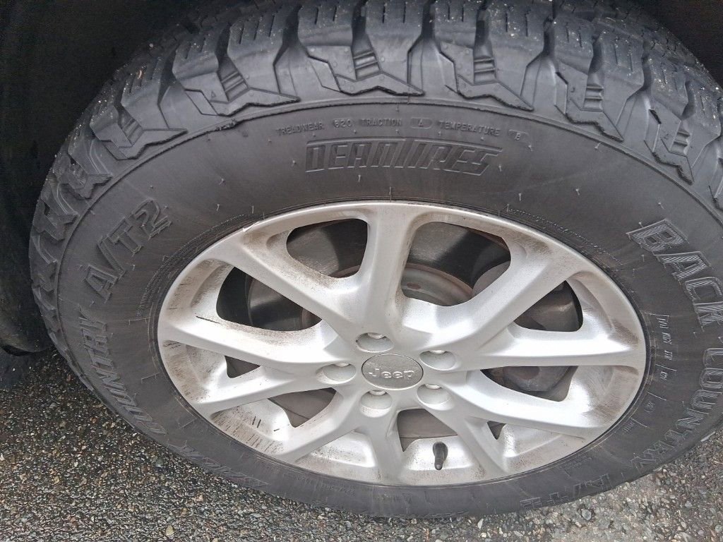 Used 2015 Jeep Cherokee Latitude image 8