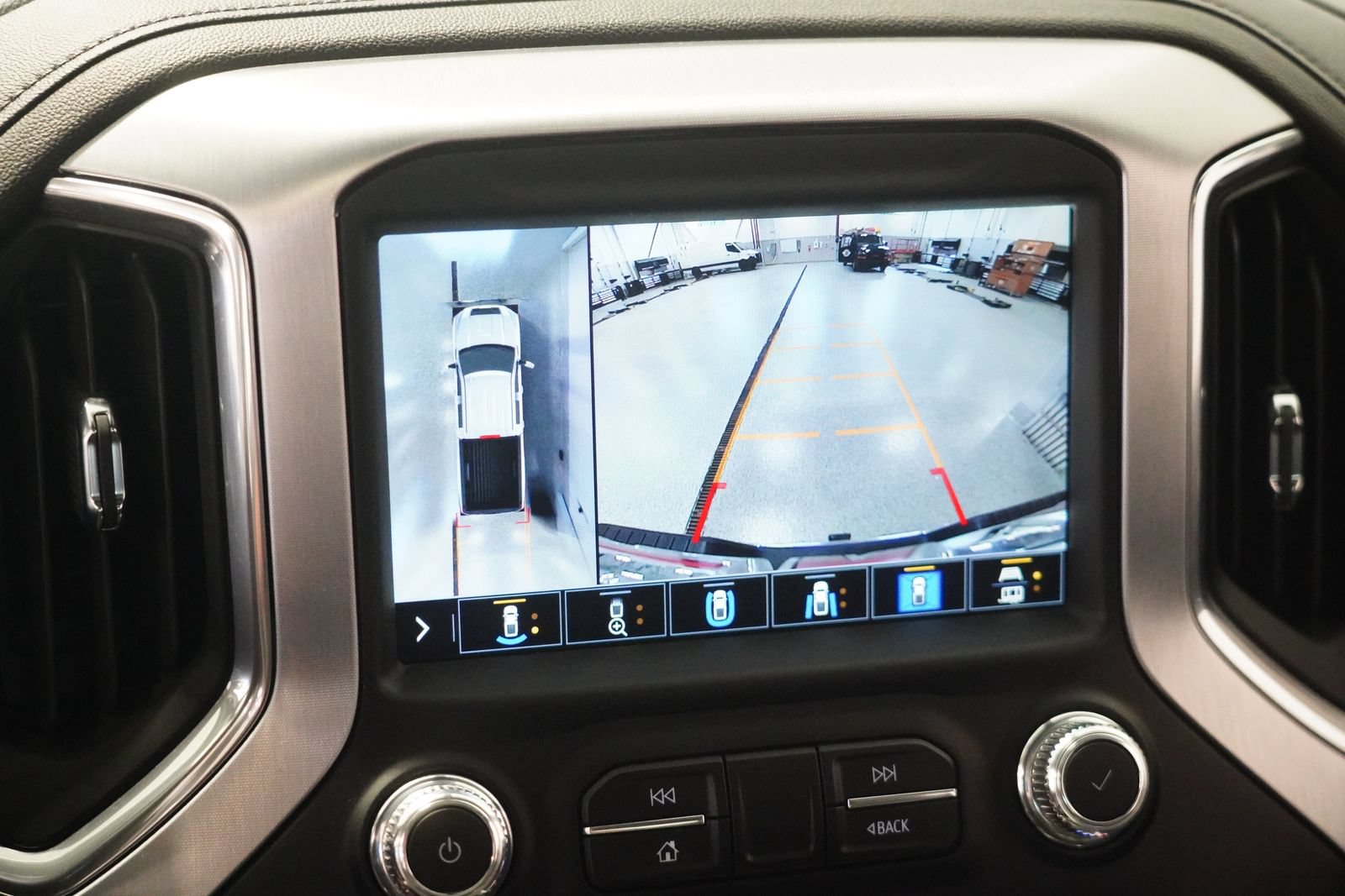 Used 2023 GMC Sierra 2500 SLT w/ SLT Preferred Package AWD/4WD image 23
