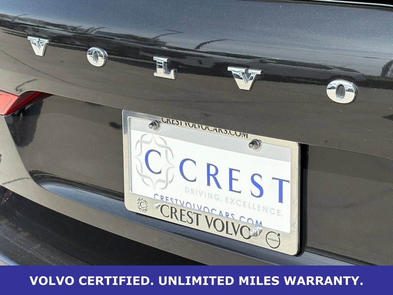 Certified 2025 Volvo XC60 B5 Core image 9
