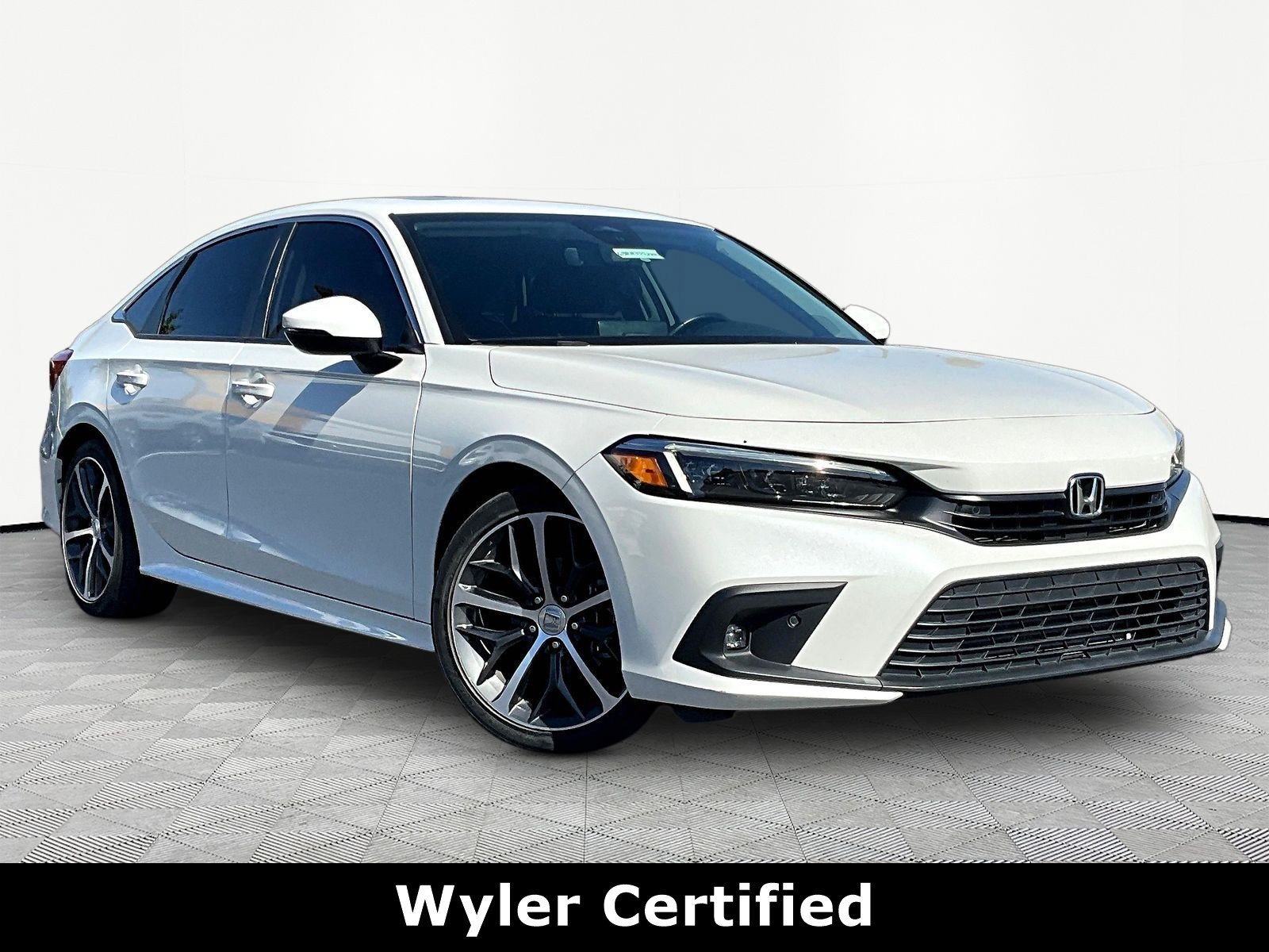 Used 2024 Honda Civic Touring image 3
