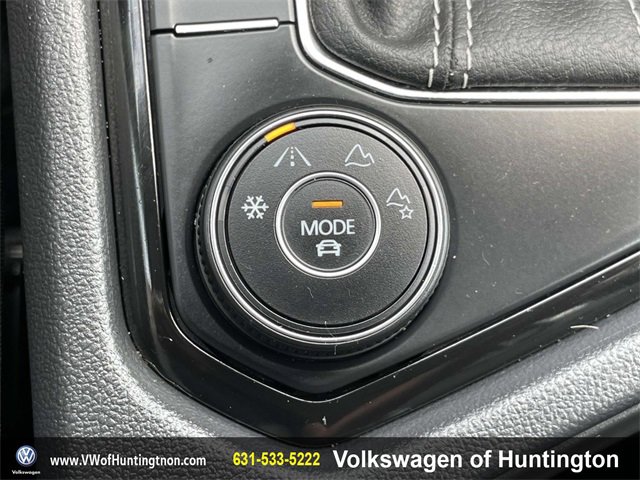 Certified 2022 Volkswagen Taos SEL image 30