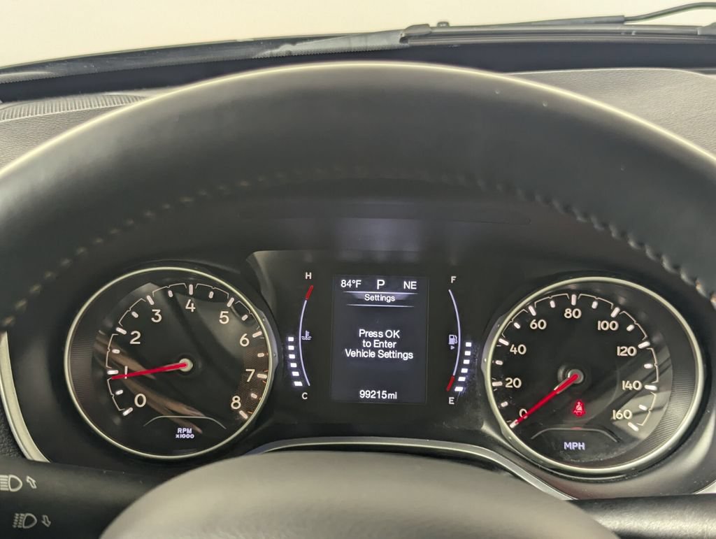 Used 2018 Jeep Compass Latitude w/ Cold Weather Group AWD/4WD image 17