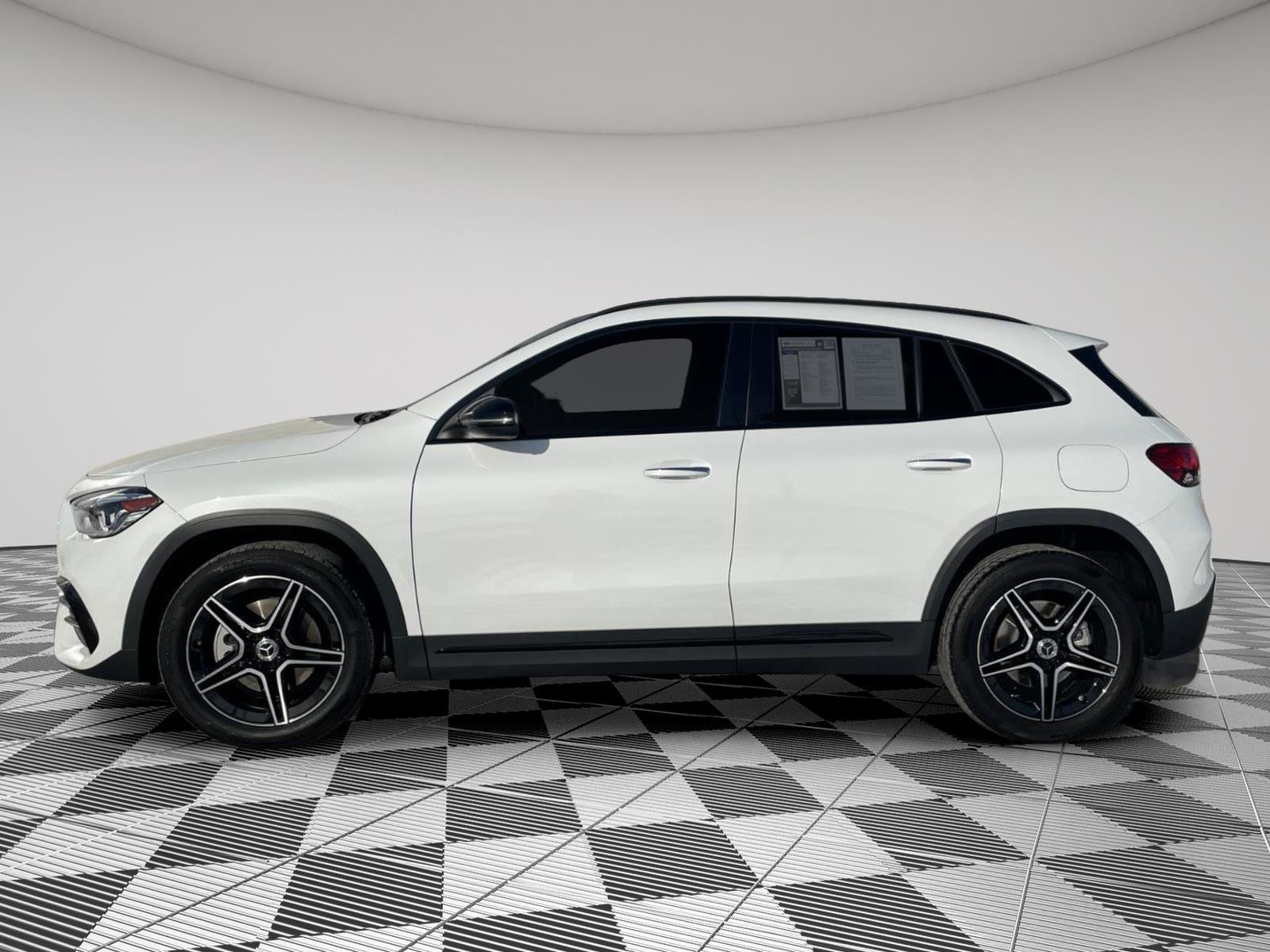 Used 2022 Mercedes-Benz GLA 250 4MATIC image 4