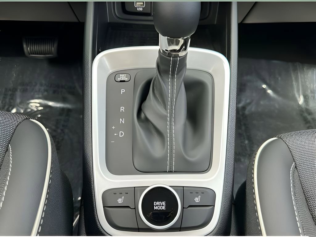 Used 2024 Hyundai Venue Limited image 15