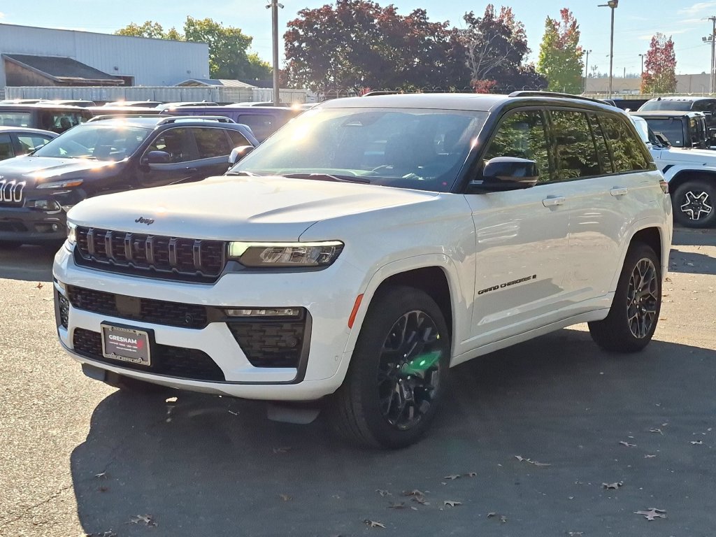 New 2027 Jeep Grand Cherokee Summit AWD/4WD image 3