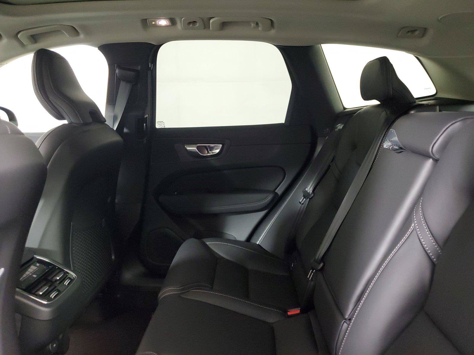 New 2027 Volvo XC60 B5 Ultra AWD/4WD image 12