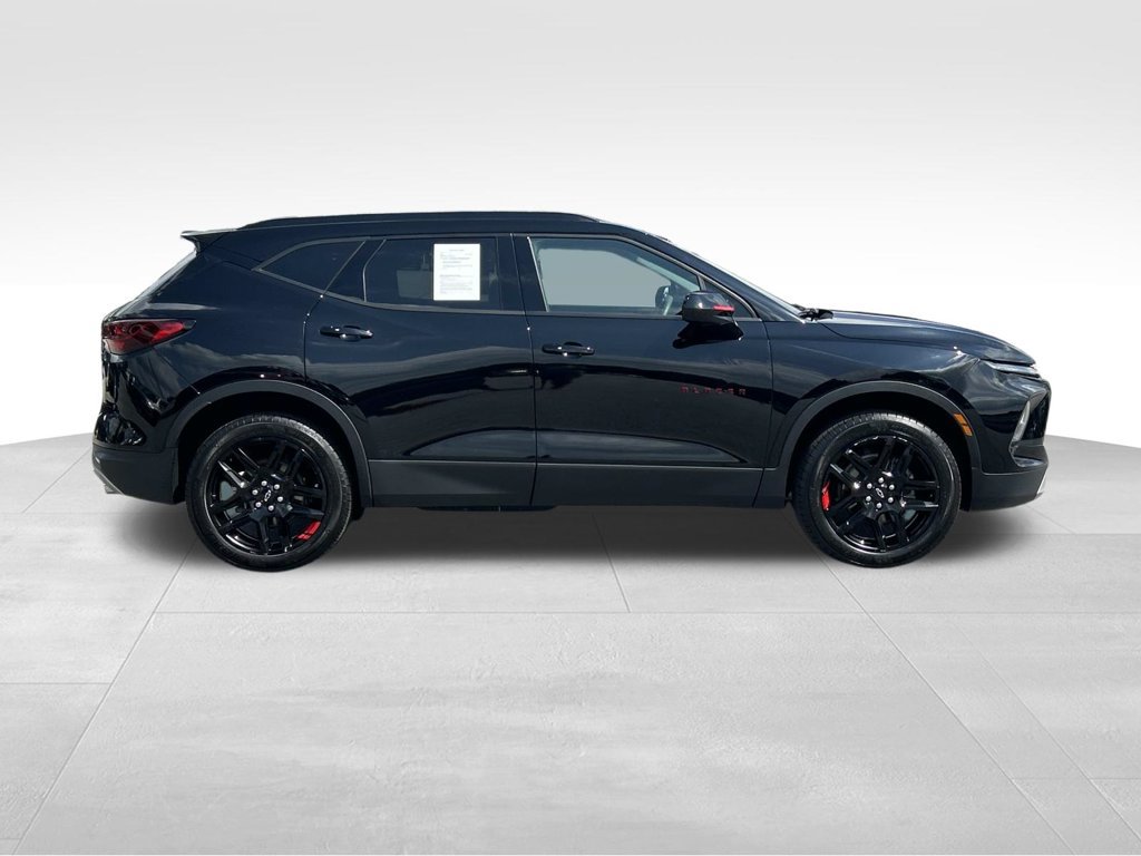 Used 2024 Chevrolet Blazer LT w/ Redline Edition FWD image 2