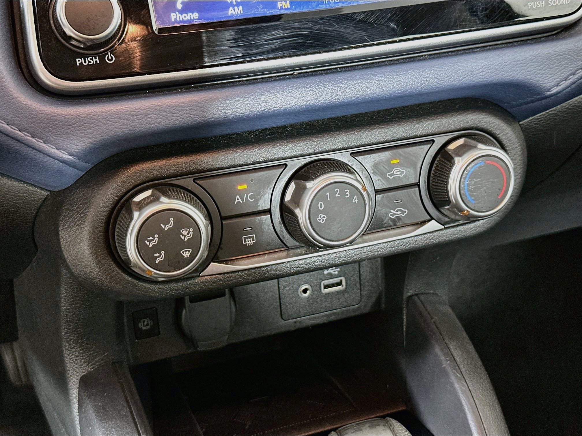 Used 2025 Nissan Versa SV FWD image 22