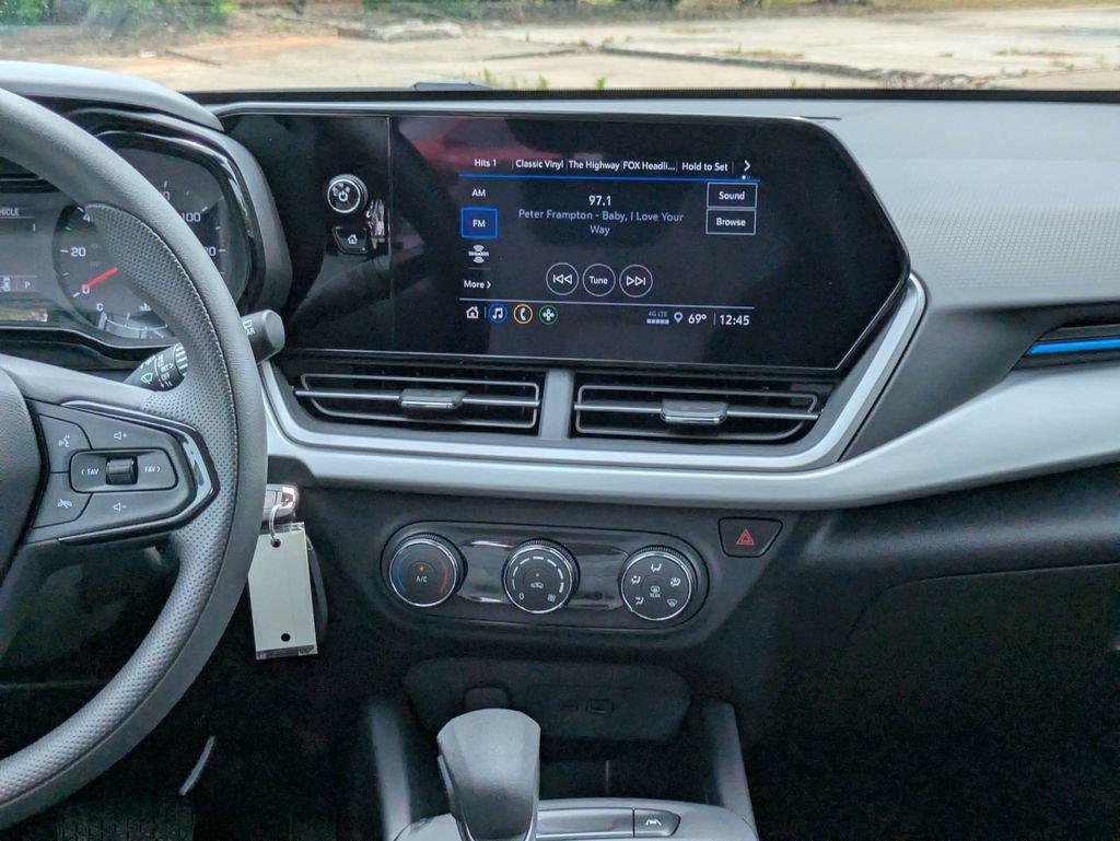 New 2026 Chevrolet Trax LS FWD image 18