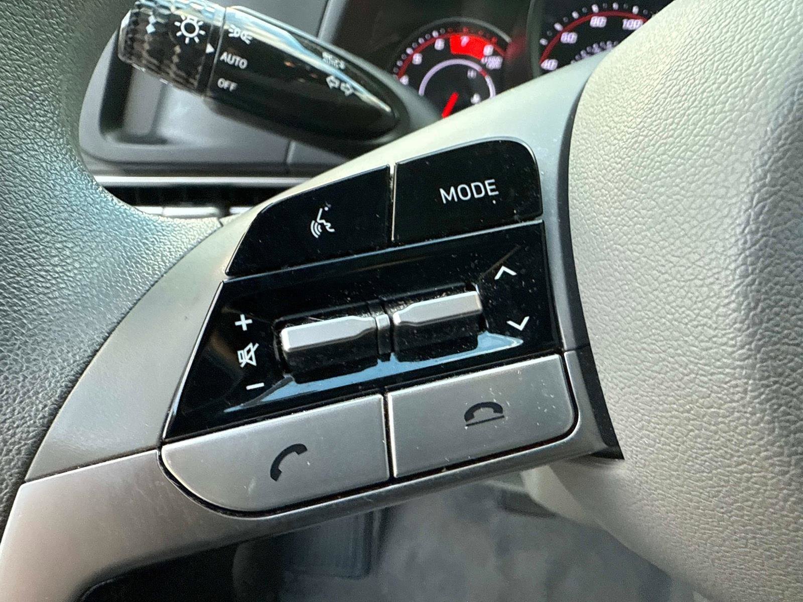 Used 2023 Hyundai Elantra SEL w/ Cargo Package image 28