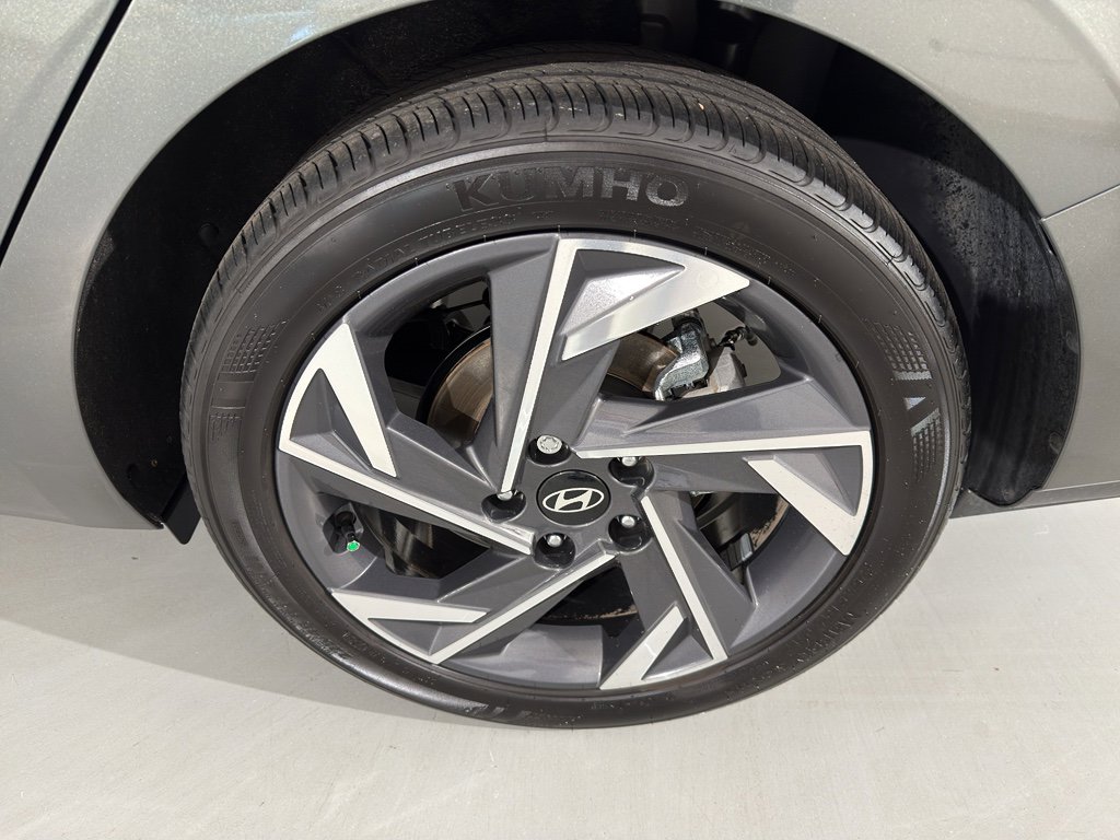 Used 2025 Hyundai Elantra Sport image 6