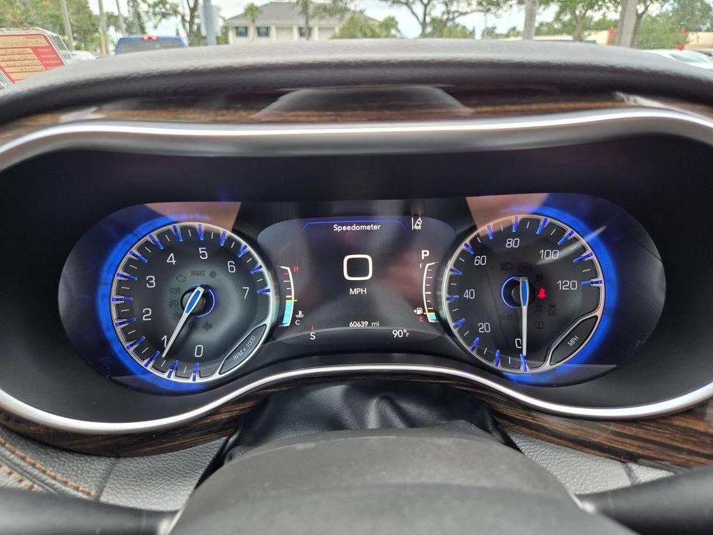 Certified 2022 Chrysler Pacifica Pinnacle FWD image 32