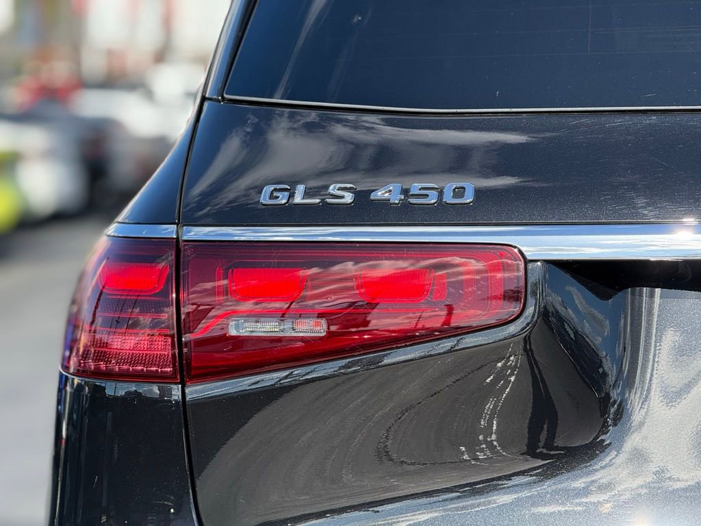Used 2025 Mercedes-Benz GLS 450 4MATIC image 8