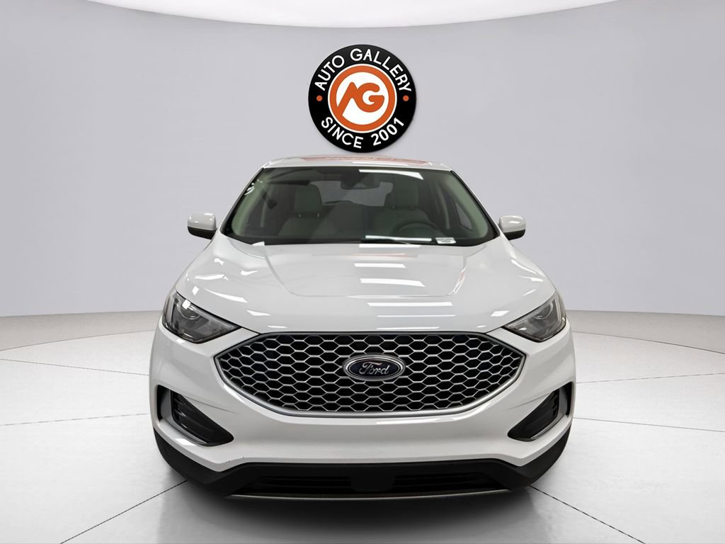 Used 2023 Ford Edge SEL image 2
