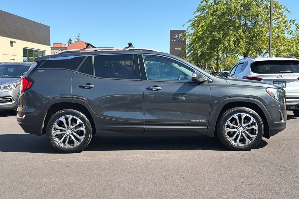Used 2020 GMC Terrain SLT w/ Preferred Package AWD/4WD image 3