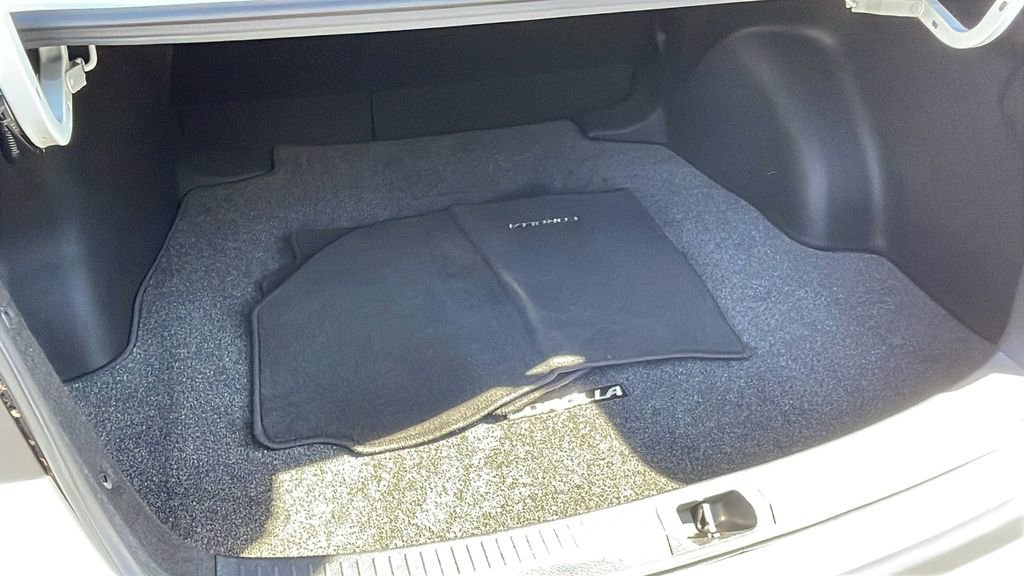 Certified 2024 Toyota Corolla LE image 29