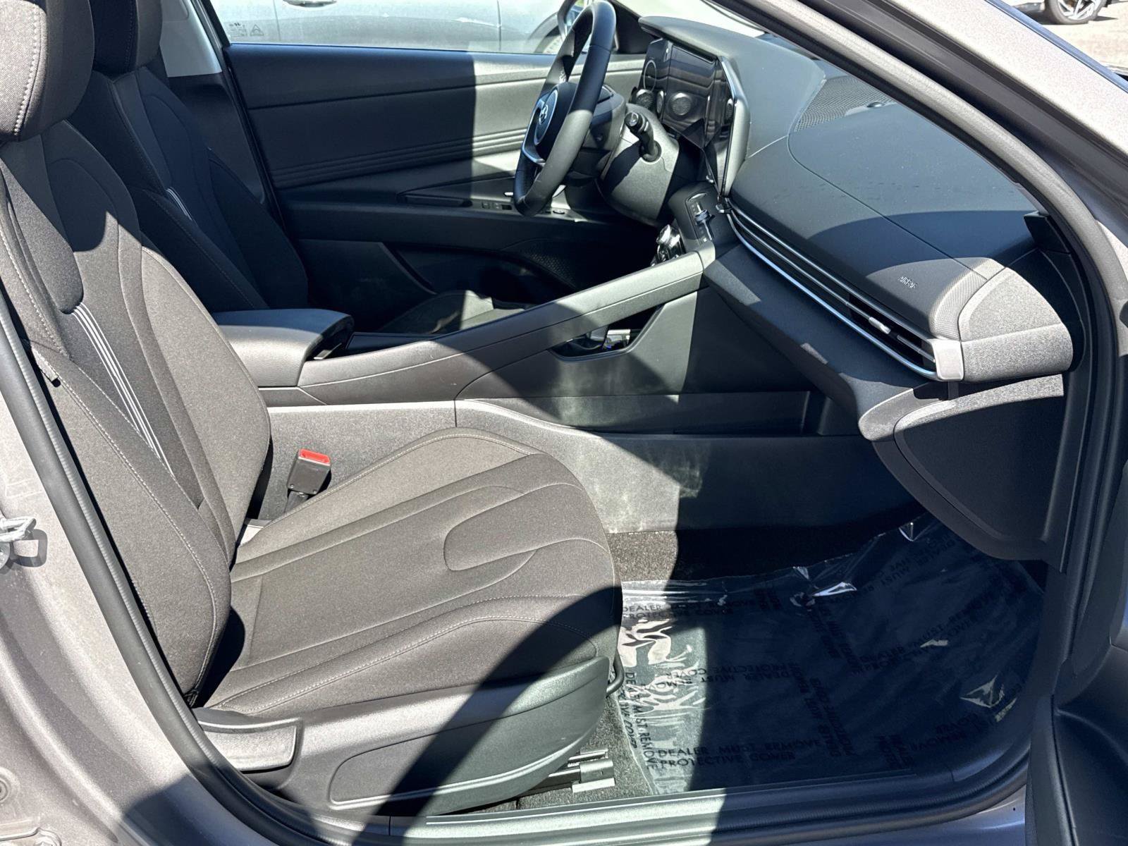 Used 2023 Hyundai Elantra SEL w/ Convenience Package FWD image 20