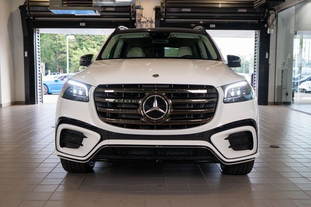 New 2026 Mercedes-Benz GLS 450 4MATIC image 2