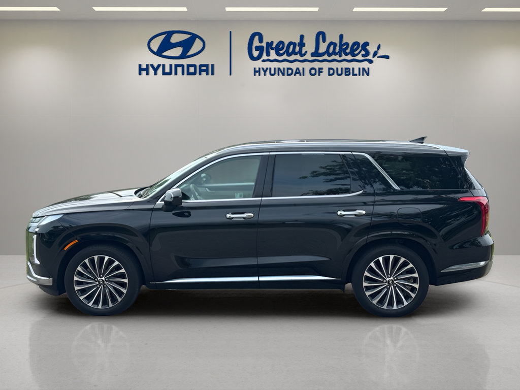 Used 2025 Hyundai Palisade Calligraphy FWD image 2