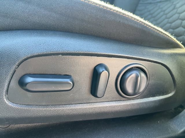 Used 2021 Chevrolet Equinox LT image 30