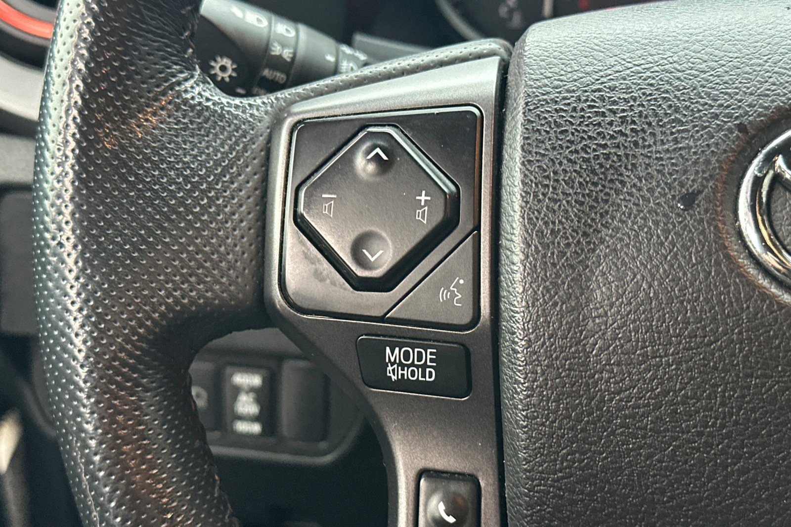 Used 2021 Toyota Tacoma TRD Sport w/ Technology Package image 30