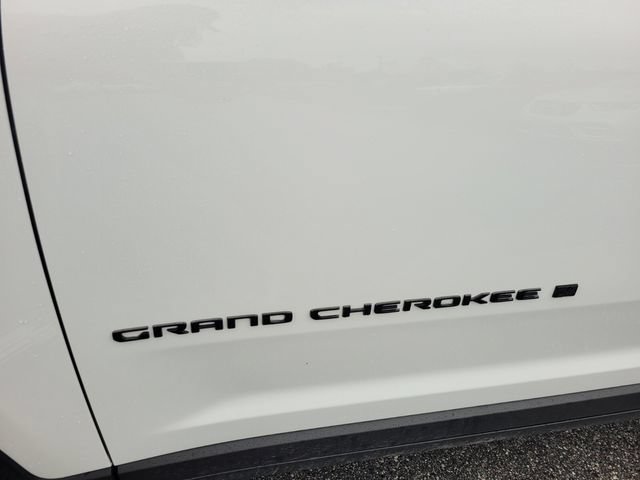New 2026 Jeep Grand Cherokee Altitude RWD image 3