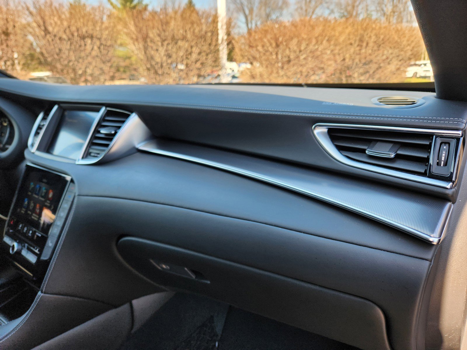 Used 2023 INFINITI QX55 Luxe w/ Cargo Package image 17