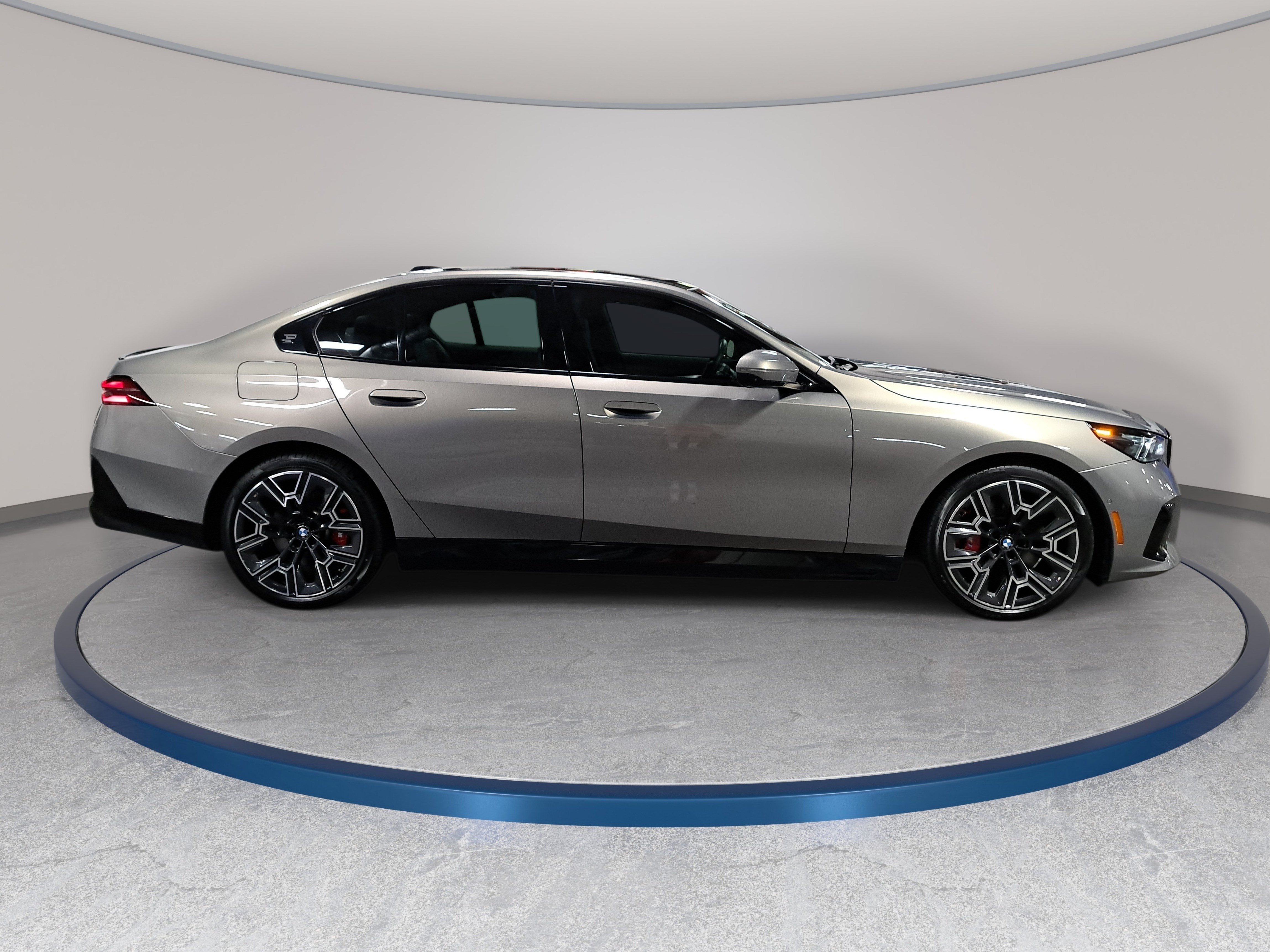 Certified 2026 BMW i5 eDrive40 w/ M Sport Package AWD/4WD image 5