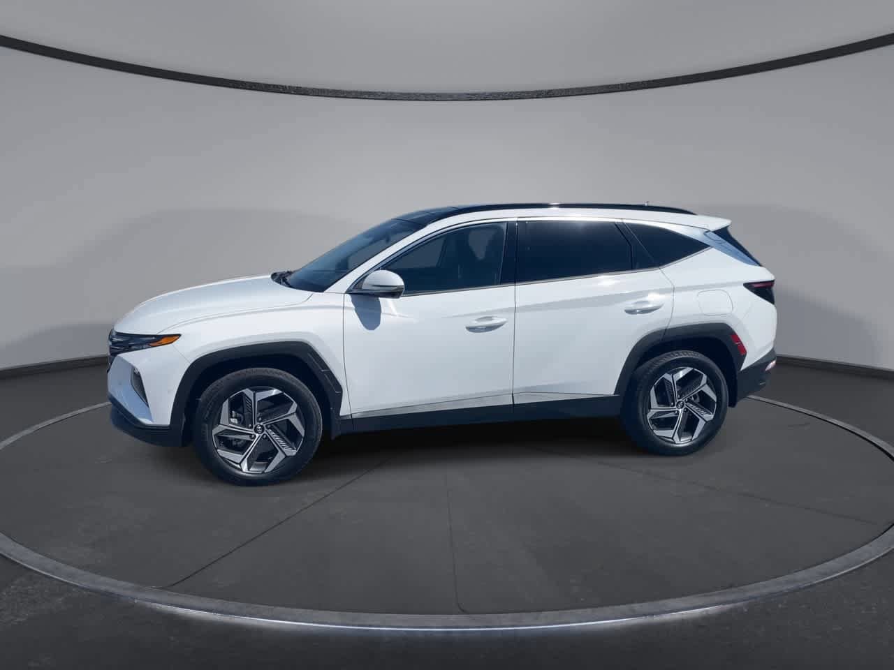 Used 2023 Hyundai Tucson Limited w/ Cargo Package AWD/4WD image 6