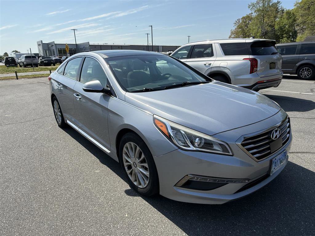 Used 2015 Hyundai Sonata Limited w/ Option Group 06 FWD image 2