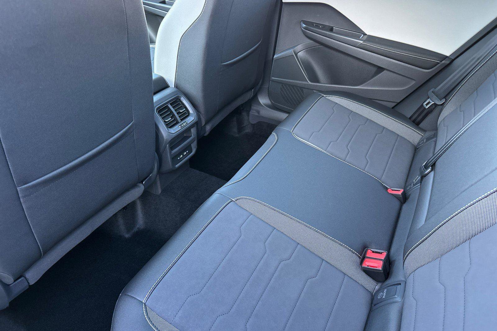 New 2026 Volkswagen Taos SE image 11