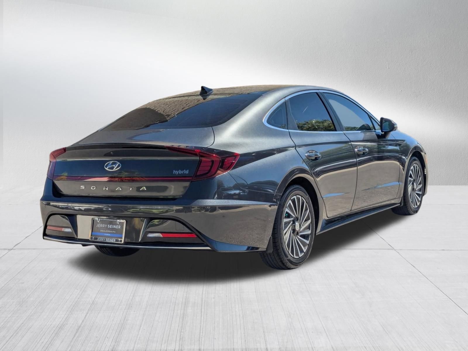 Used 2020 Hyundai Sonata Limited w/ Winter Weather Package FWD image 5